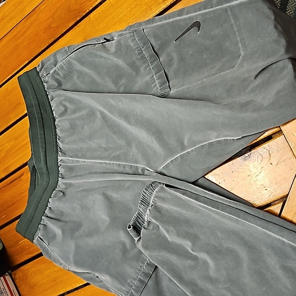 Nike Dri-fit standard fit cargo windbreaker joggers within drawstring sz.M - Picture 8 of 9